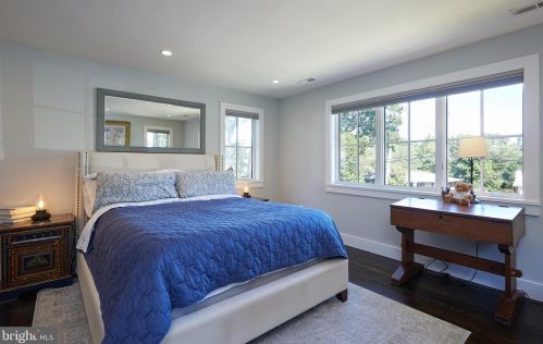 6825 Old Chesterbrook Rd, Mc Lean VA 22101-4408 exterior