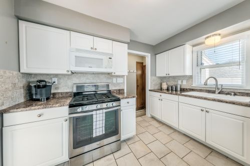 3028 86, Milwaukee WI 53227-4621 exterior