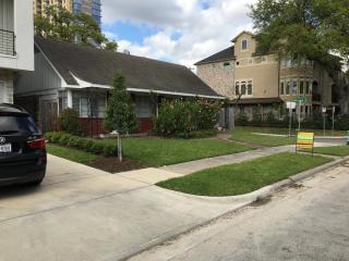 1602 Clay St, Houston TX  77019-4916 exterior