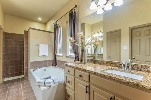 1765 Crowbridge Dr, Frisco TX 75033-1473 exterior