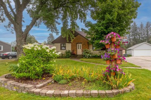 2615 Springvale Rd, Duluth, MN 55811-3032