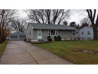 1054 Beatrice St, Saint Paul, MN 55121-1401