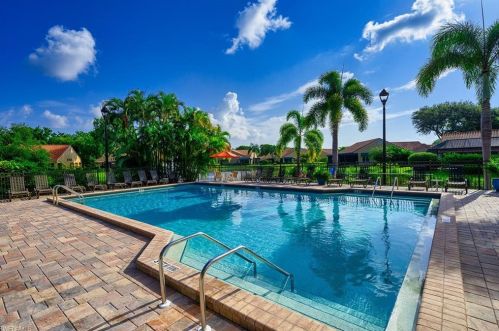 772 Reef Point Cir, Naples, FL 34108-8777