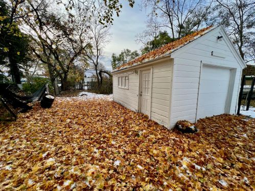 329 Iona Ave, Meskegon MI 49442-3313 exterior