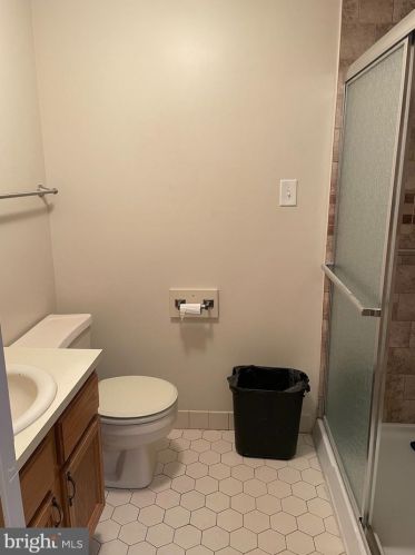 2550 10th St, Philadelphia PA  19148-4425 exterior