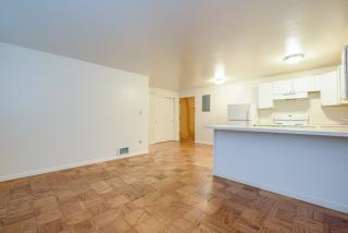 800 2nd Ave, Seattle WA  98109-3778 exterior