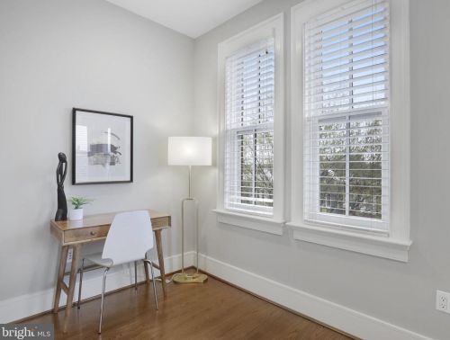 420 3rd St, Washington DC  20003-1930 exterior