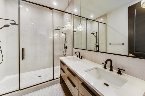 2345 Mclean Ave, Chicago IL 60647-4113 exterior