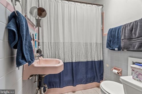 6840 Large St, Philadelphia PA 19149-2109 exterior