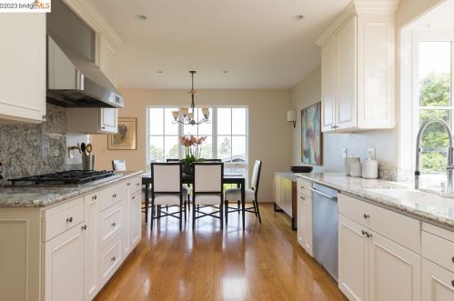 580 Cragmont Ave, Berkeley, CA 94708-1207