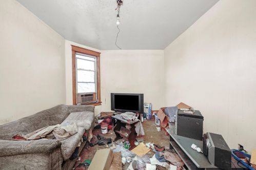 1918 Kedzie Ave, Chicago IL 60805-1646 exterior