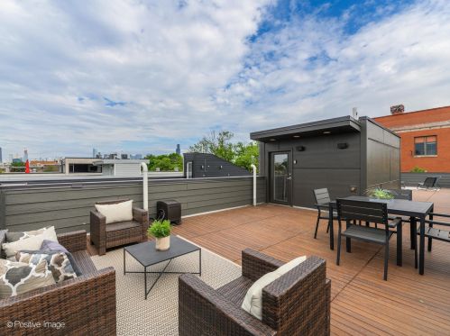 1856 Erie St, Chicago IL 60624-1074 exterior