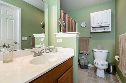 5382 Pinnacle Dr, Wyoming MI 49519-9648 exterior