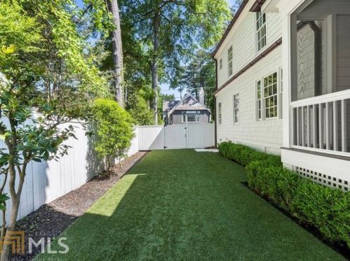 2312 Montview Dr, Atlanta GA 30305-4071 exterior