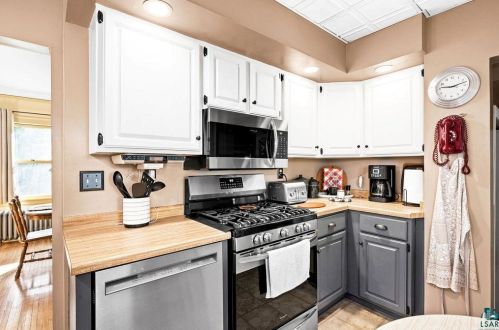 1001 Grandview Ave, Duluth MN 55812-1149 exterior