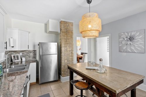 350 Smith St, Milwaukee WI  53207-1508 exterior