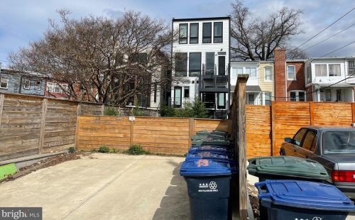 532 Taylor St, Washington DC  20011-5915 exterior