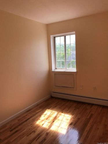 2025 Daly Ave, Bronx NY 10460-2834 exterior