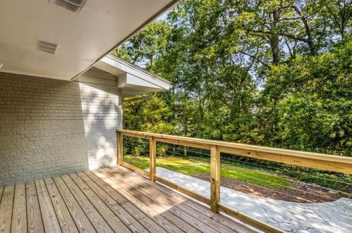 1639 Crestline Dr, Atlanta GA  30345-3820 exterior