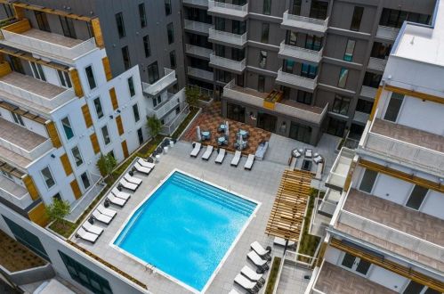 775 Juniper St, Atlanta GA  30308-1310 exterior