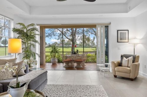 8637 Champions Pt, Naples FL 34113-3074 exterior