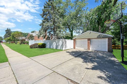 91 Kent Rd, Valley Stream, NY 11580-3314