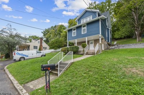 156 Barnert Ave, Paterson NJ  07512-1640 exterior