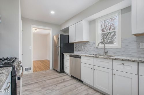 2113 Norman Ave, Meskegon MI  49441-3461 exterior