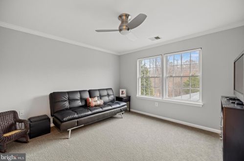 951 Rhonda Pl, Leesburg VA  20175-5632 exterior