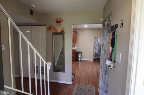 6609 Indian Trail Ct, Alexandria VA  22310-2411 exterior