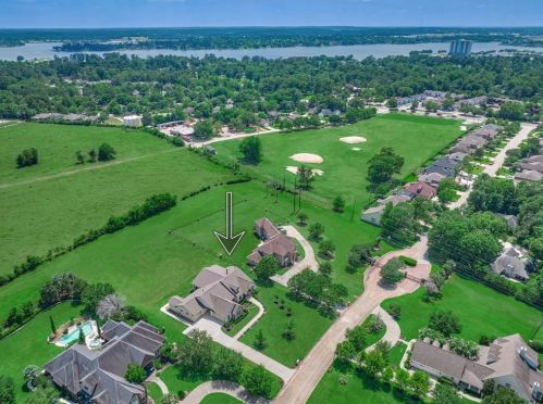 98 Lk Est Dr, Montgomery TX 77356-8066 exterior