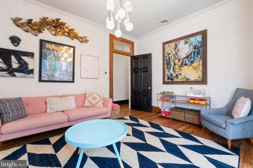 526 Girard Ave, Philadelphia PA 19130-1617 exterior