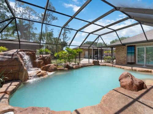 5501 Cynthia Ln, Naples FL 34112-5454 exterior