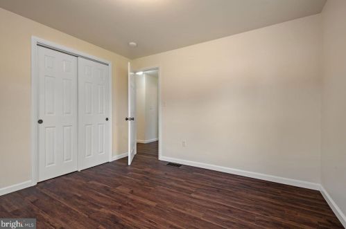 564 Lampeter Rd, Lancaster PA  17602-4010 exterior