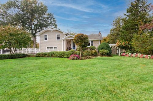 17 Dryden Way, Commack, NY 11725-1927