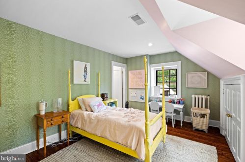 104 Mermaid Ln, Philadelphia PA 19118-3246 exterior