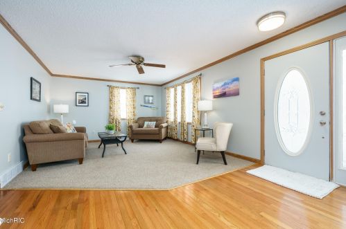 45551 Peninsula Dr, Grand Junction MI 49056-9462 exterior