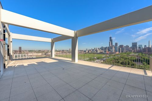 1530 State St, Chicago IL  60605-2964 exterior