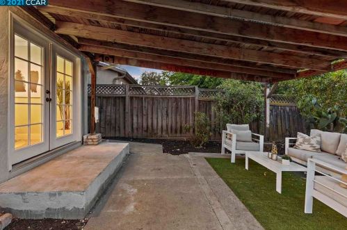 1325 Linden Dr, Concord CA  94520-4017 exterior