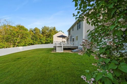 29 Hubbard Rd, Dover NH 03820-4273 exterior