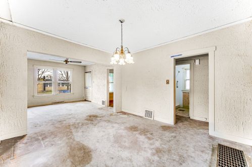 1238 109 Pl, Chicago IL 60655-4001 exterior