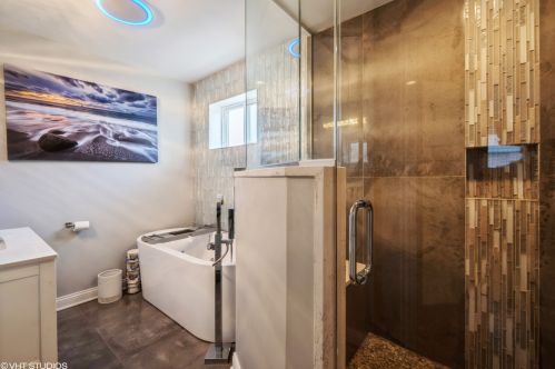 9438 Prairie Ave, Chicago IL  60619-7220 exterior