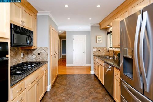 4080 Burbank Dr, Concord CA 94521-1023 exterior