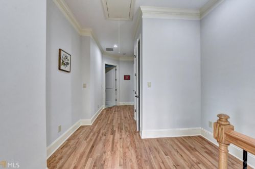 6033 City Walk Ln, Atlanta GA 30328 exterior