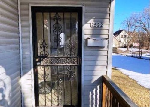 2522 36th St, Milwaukee, WI 53210-3041