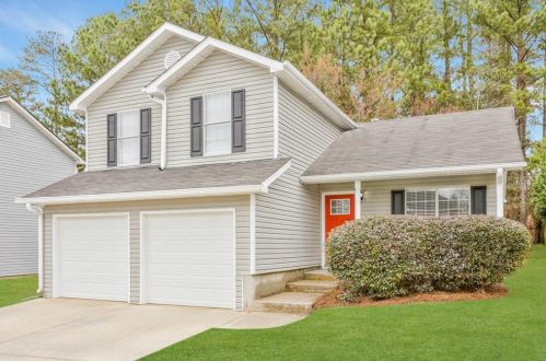 2027 Pittston Farm Rd, Lithonia GA  30058-6501 exterior