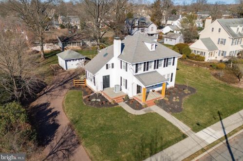 327 Highland Rd, Pottstown PA  19464-4407 exterior