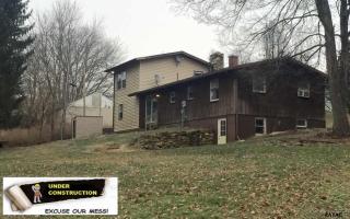 617 Hobart Rd, Hanover, PA 17331-9687
