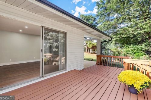 3949 Adamsville Dr, Atlanta GA  30331-3823 exterior