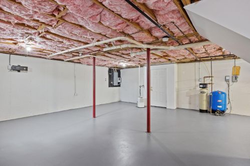 465 Josiah Bartlett Rd, Concord NH 03301-5919 exterior